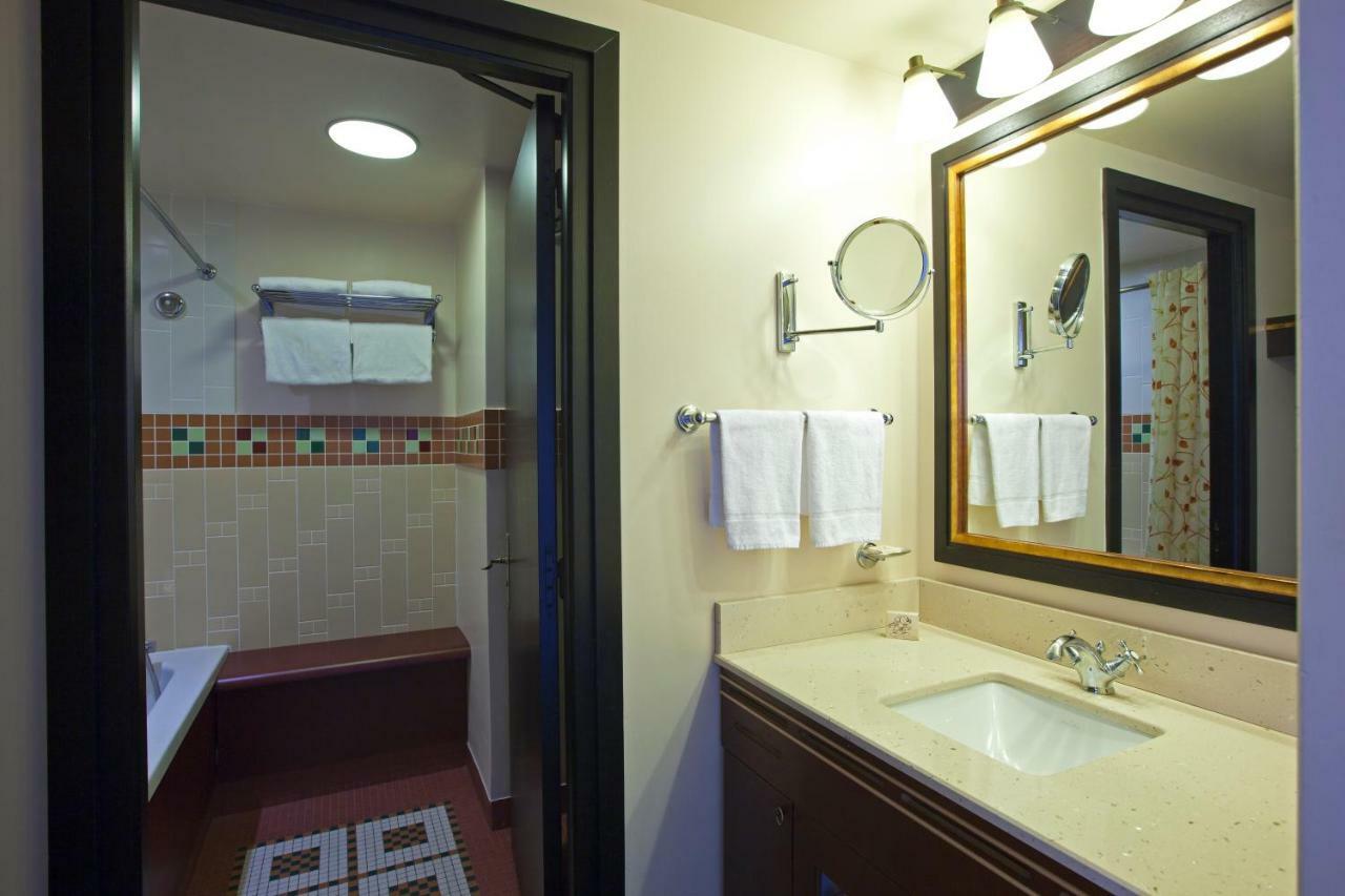 Disney Sequoia Lodge Coupvray Bagian luar foto